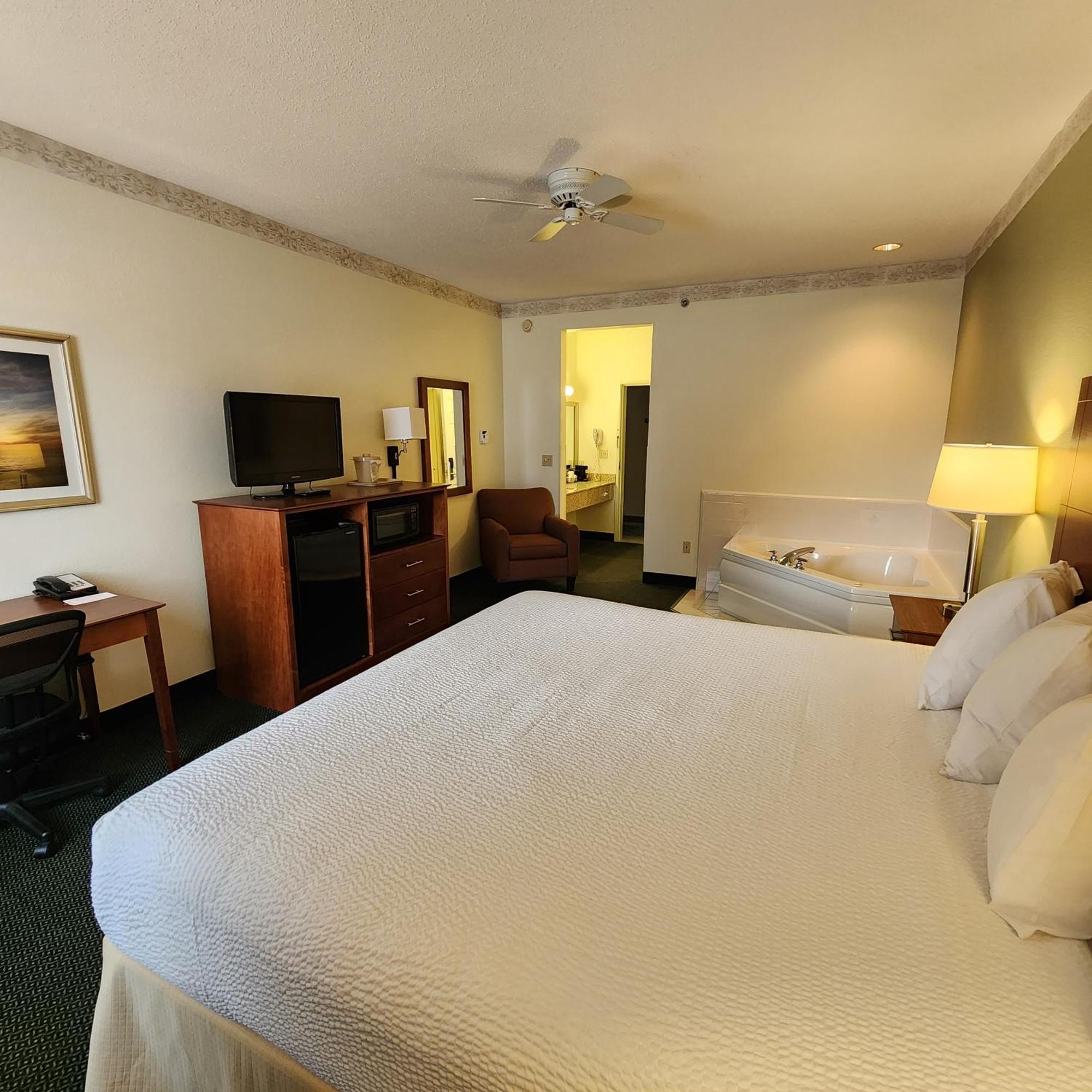 Baymont By Wyndham Mackinaw City Kültér fotó